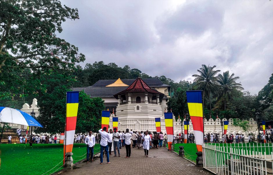 Kandy Temple and City Tour